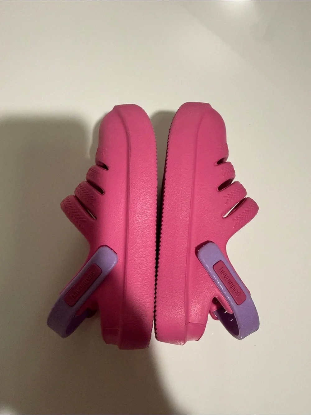 Havaianas Bright Pink Kids Sandals with Lavender Heel Straps Sz 9C